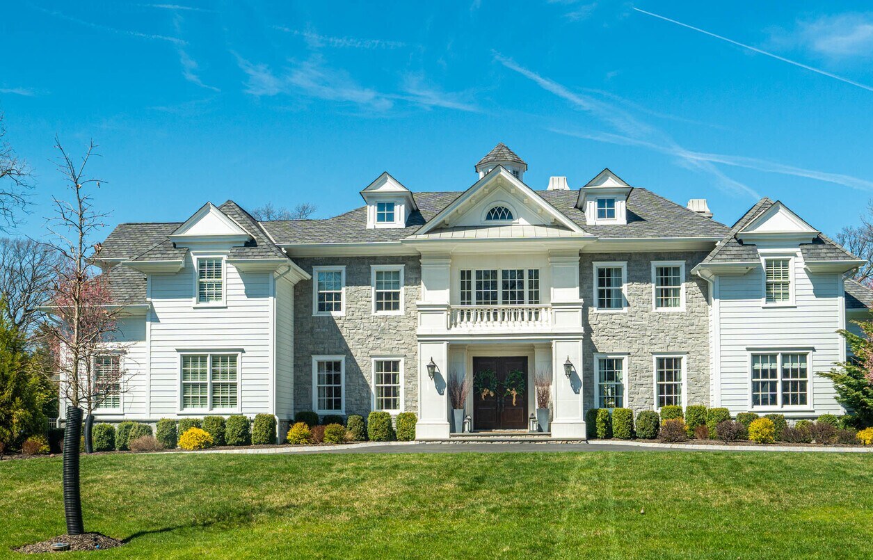 Franklin Lakes colonial estate